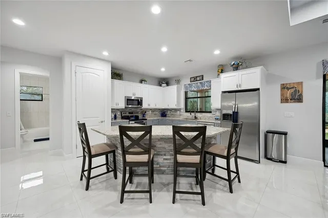 $5,250 | 1021 10th Avenue Northeast, Naples, FL 34120