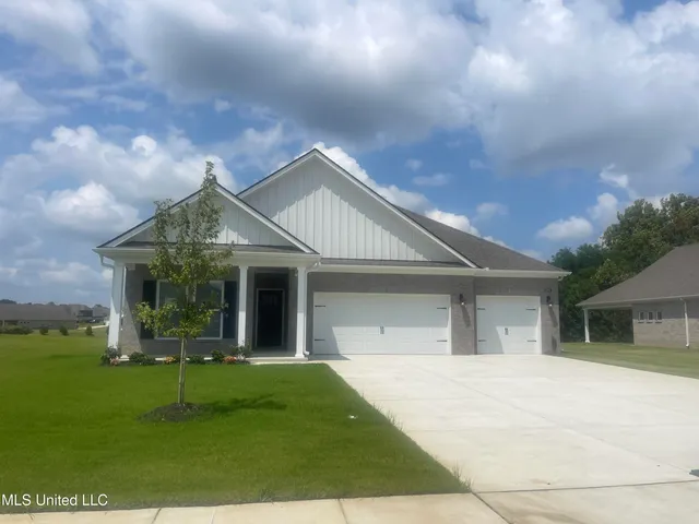 $400,990 | 5283 Borden Crk Drive, Olive Branch, MS 38654