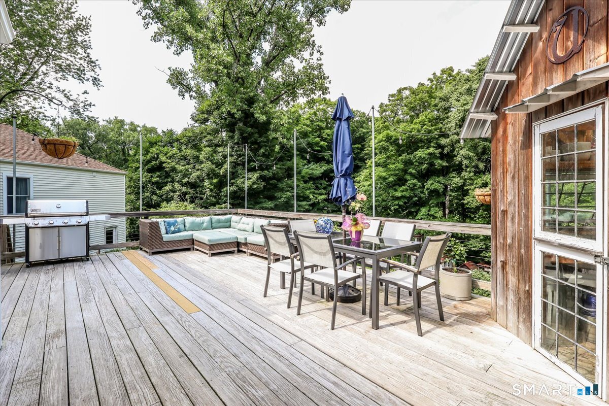 31 Aspen Mill Road Ridgefield, CT 06877 - Photo 30 of 38 Oversized deck