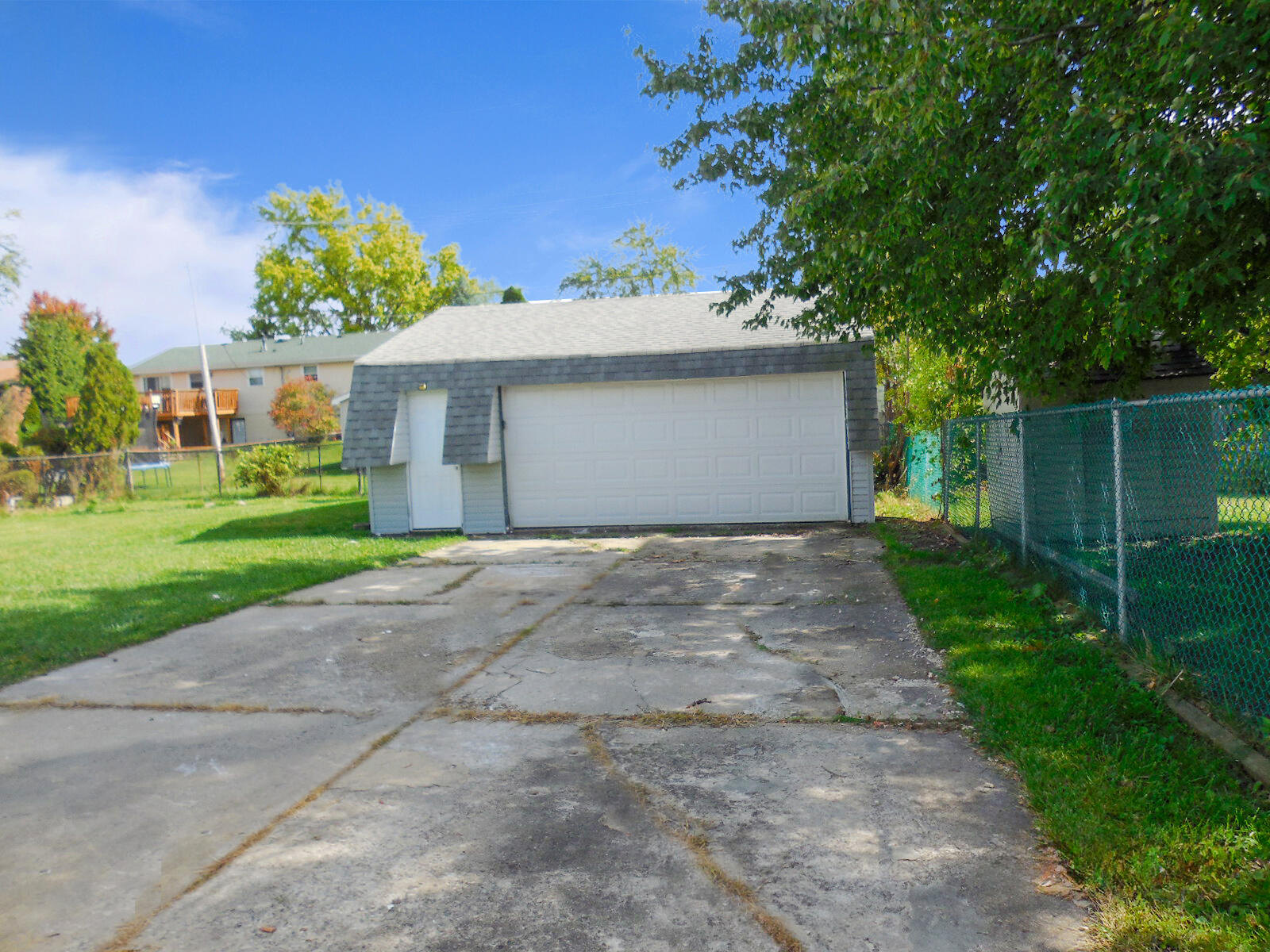 605 Pierce Avenue Dyer, IN 46311 - Photo 3 of 18 1600x1200