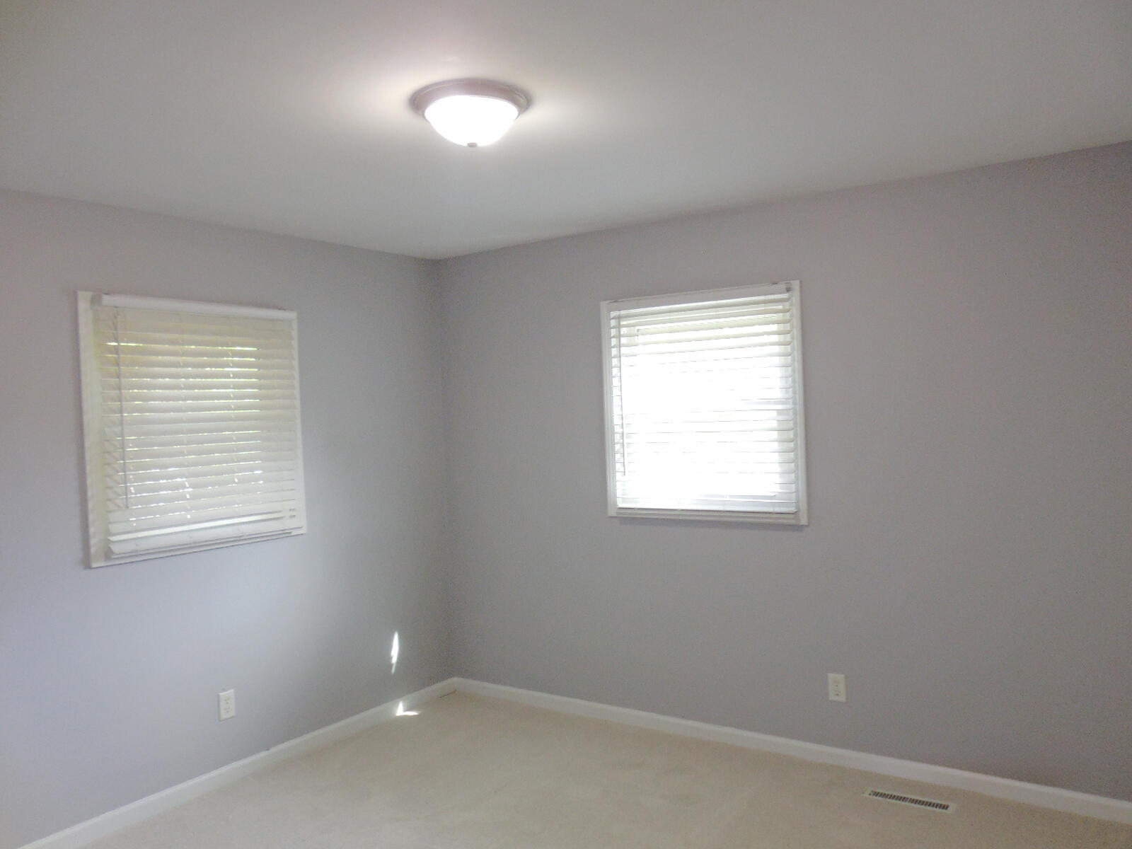 605 Pierce Avenue Dyer, IN 46311 - Photo 9 of 18 1600x1200