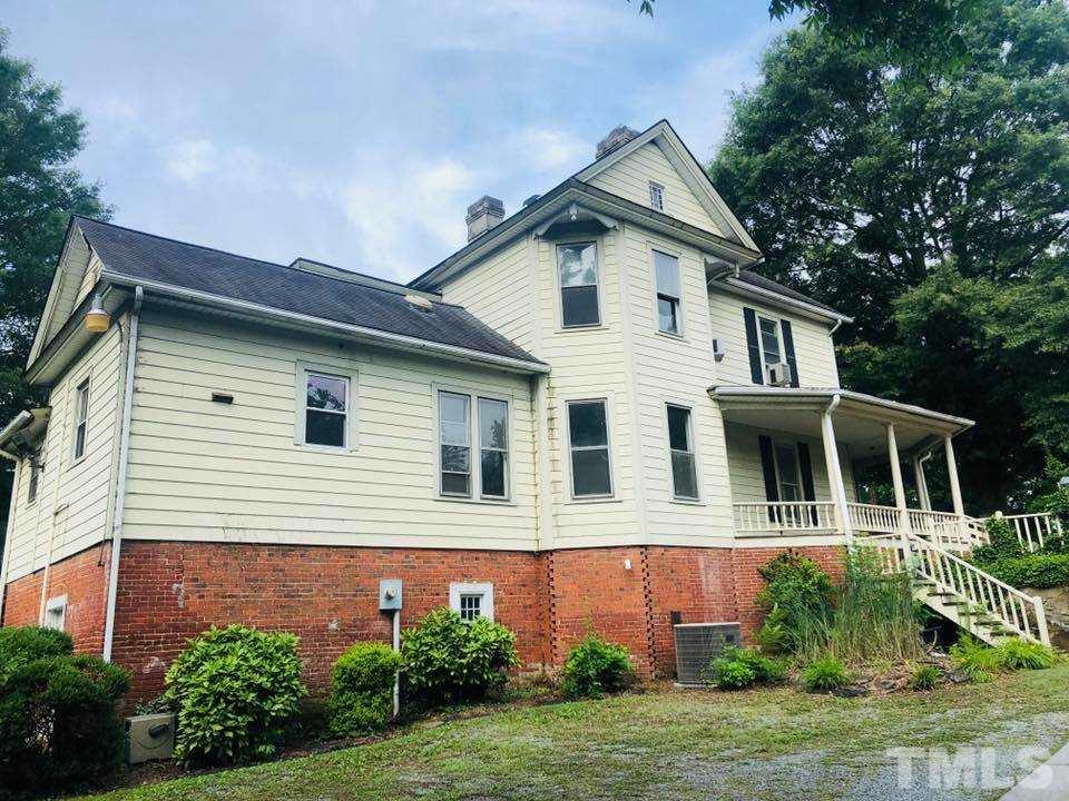 304 North Main Street Roxboro, NC 27573 - Photo 3 of 30