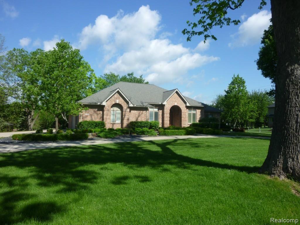 4914 Pleasant Valley Road Brighton, MI 48114 - Photo 2 of 26 pleasant valley 003.jpg