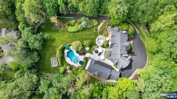 $9,500,000 | 211 Highwood Avenue, Tenafly, NJ 07670