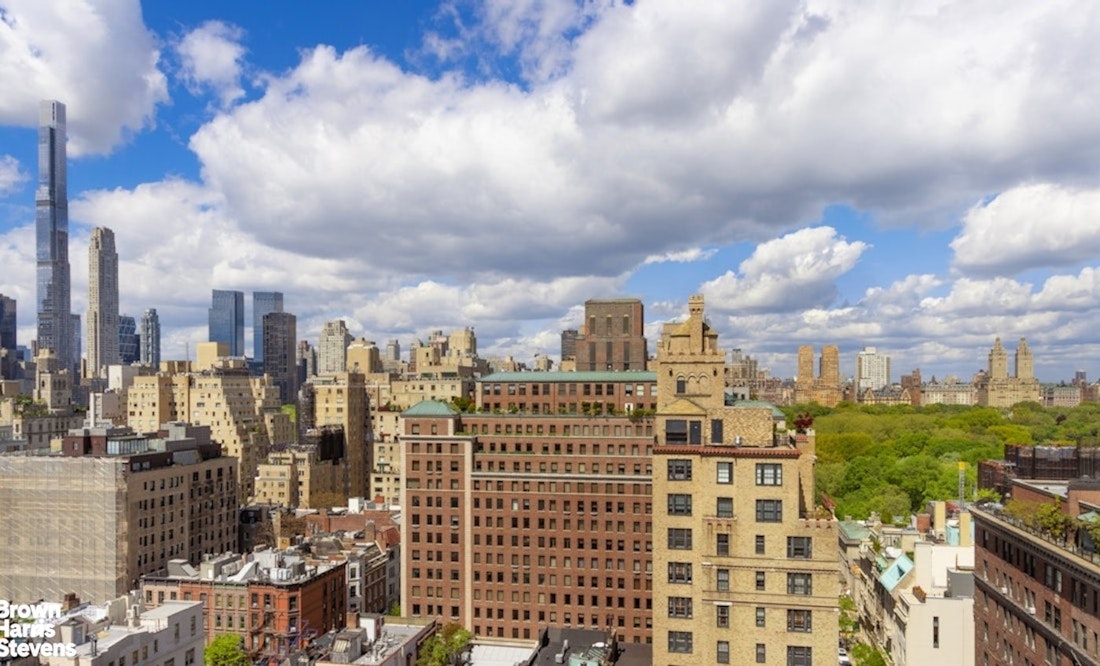 710 Park Avenue, Unit PH20B Manhattan, NY 10021 - Photo 16 of 20 a view of a city with lot of high rise buildings