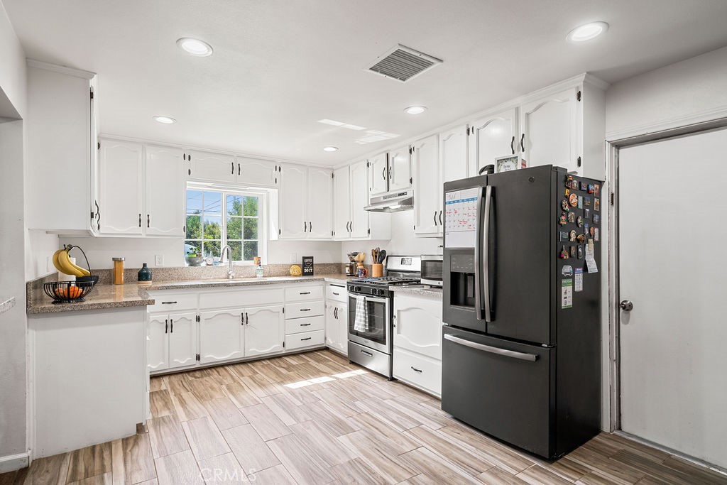 5323 Cogswell Road El Monte, CA 91732 - Photo 35 of 64 Kitchen Rear House