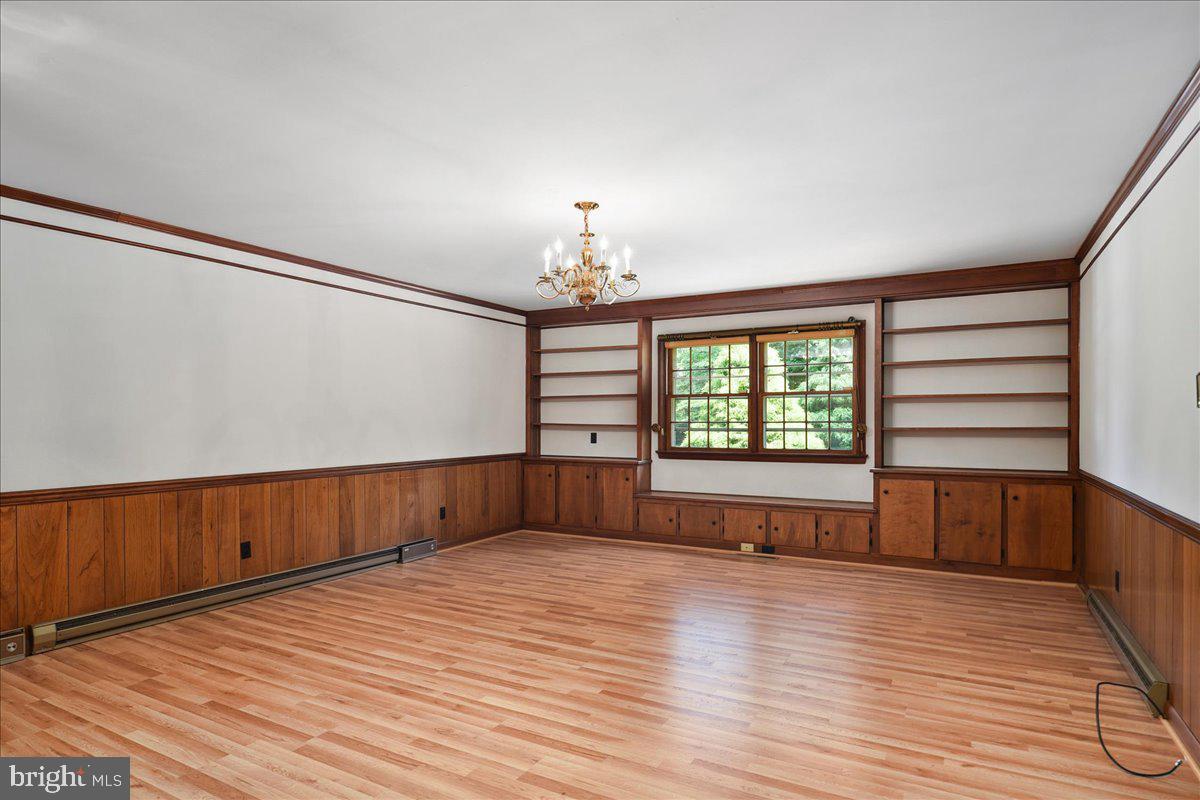 612 Fountain Road Salisbury, MD 21801 - Photo 19 of 65 Built-in Bookcases