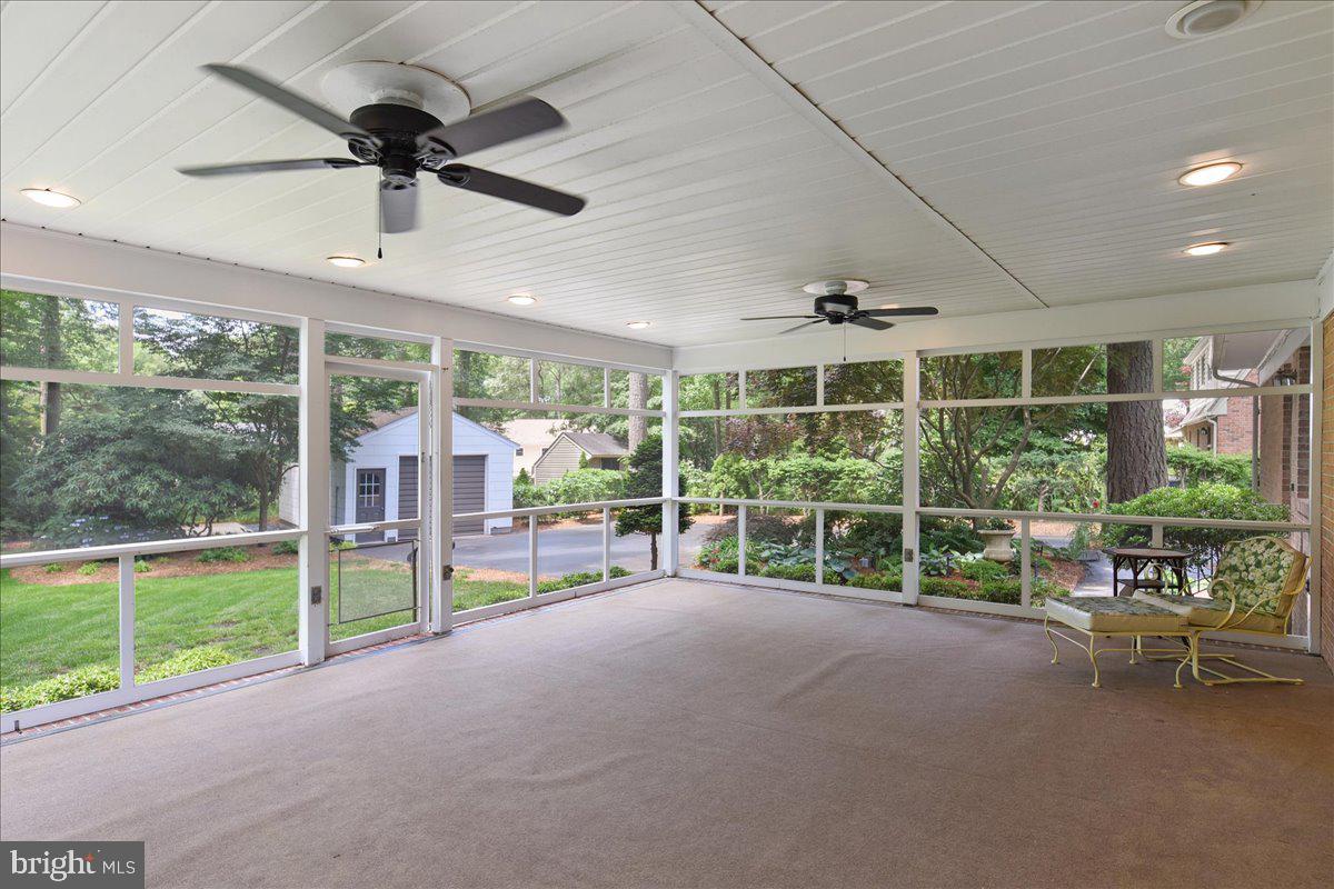 612 Fountain Road Salisbury, MD 21801 - Photo 8 of 65 18 x 22 Screened Porch