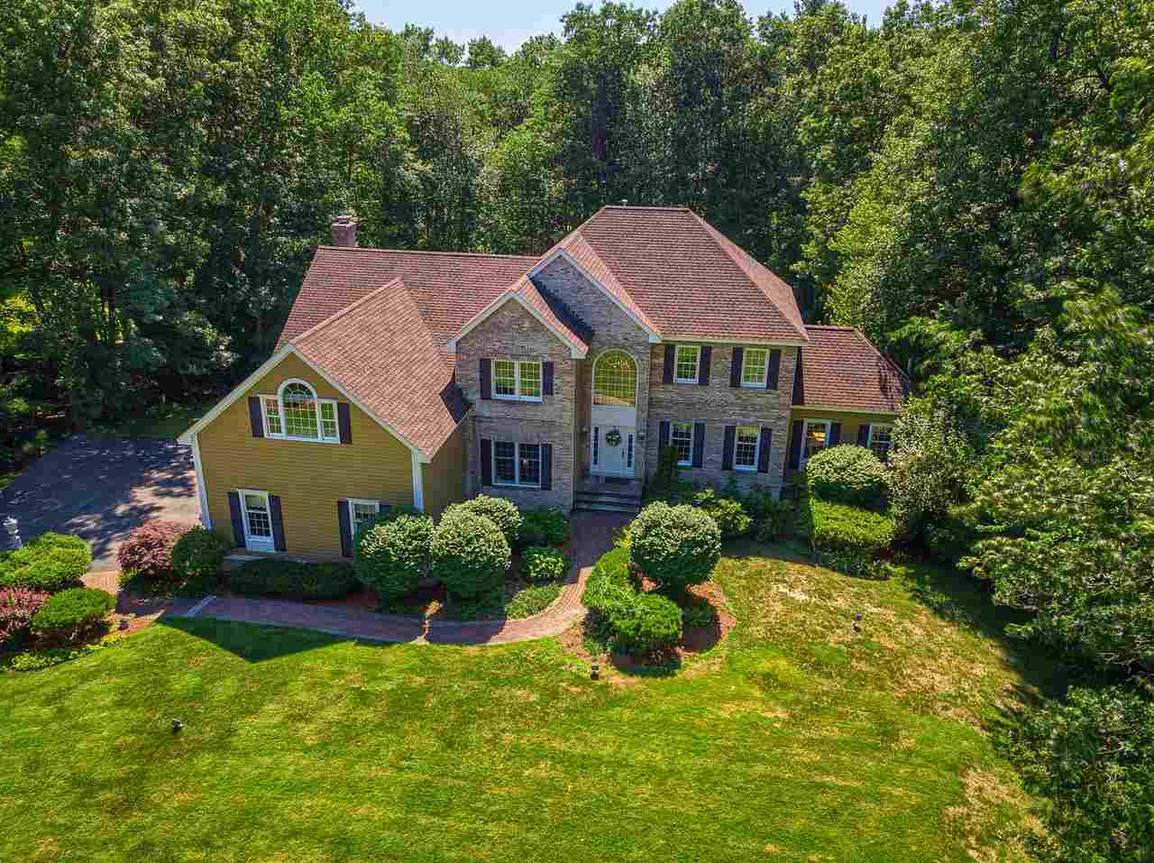 19 Hawthorne Road Windham, NH 03087 - Photo 1 of 40