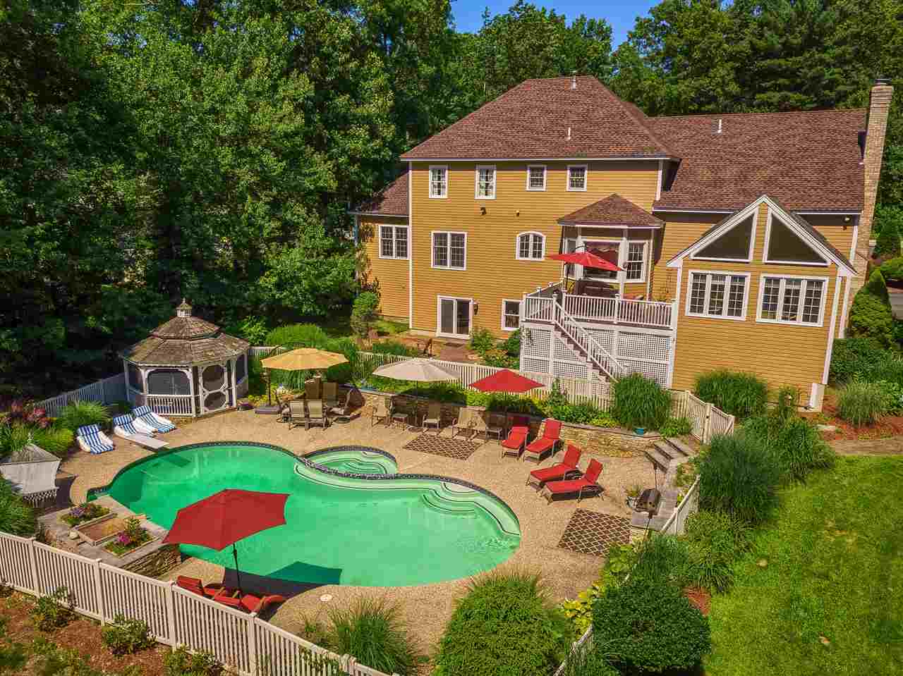 19 Hawthorne Road Windham, NH 03087 - Photo 2 of 40