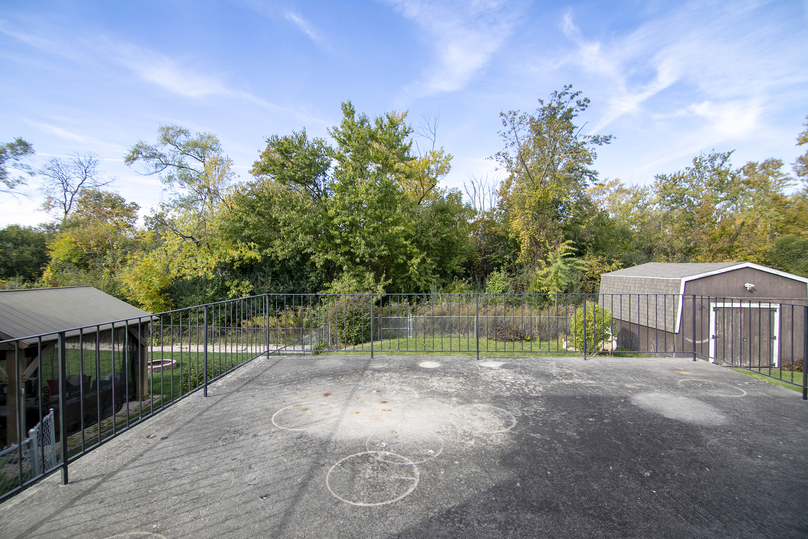 15124 Chestnut Lane Oak Forest, IL 60452 - Photo 17 of 18 a view of a small yard