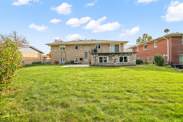 $335,000 | 15124 Chestnut Lane, Oak Forest, IL 60452
