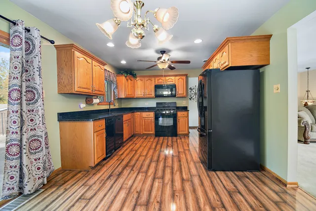 $335,000 | 15124 Chestnut Lane, Oak Forest, IL 60452