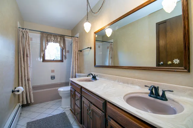 $335,000 | 15124 Chestnut Lane, Oak Forest, IL 60452