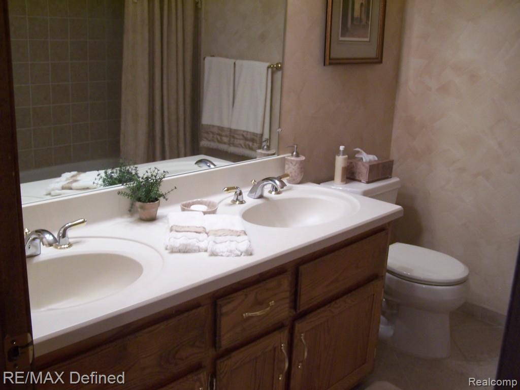 332 Silvervale Drive Rochester, MI 48309 - Photo 21 of 31 2014-05-27 12.45