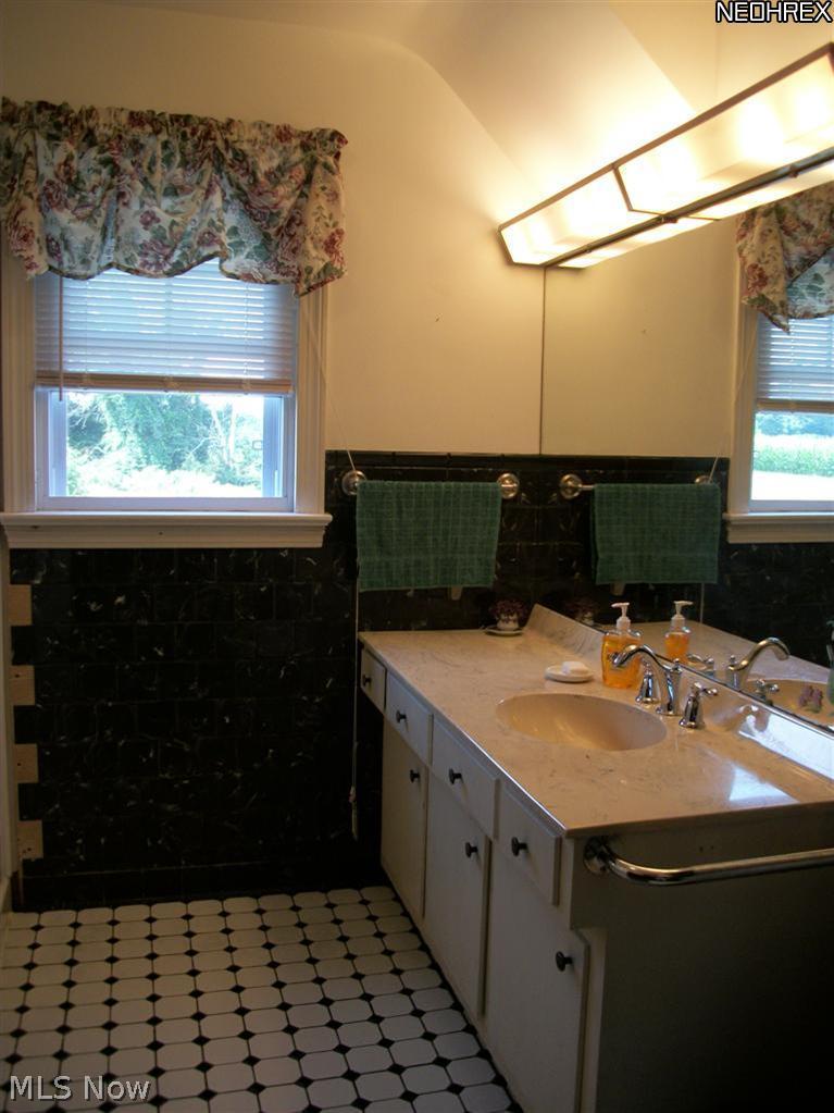 50252 Middle Ridge Road Amherst, OH 44001 - Photo 17 of 23 Gallery Image 17