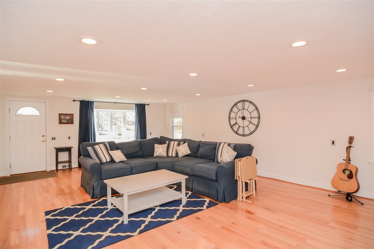 2 Oak Street Merrimack, NH 03054 - Photo 10 of 40 Gallery Image 10