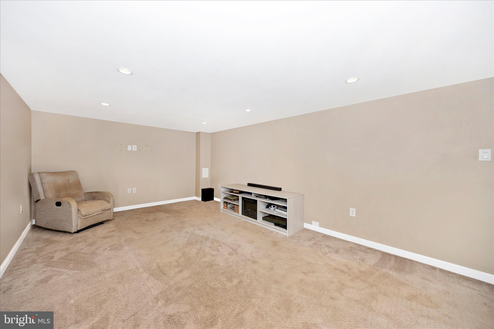 209 Monroe Avenue Frederick, MD 21701 - Photo 37 of 51 Family Room