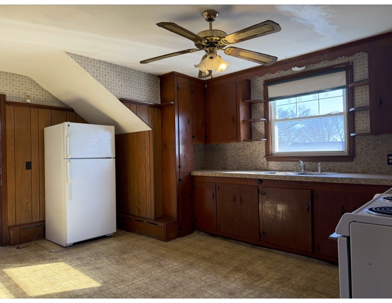 22 Magnolia Street Bristol, RI 02809 - Photo 17 of 27 2nd Floor Kitchen