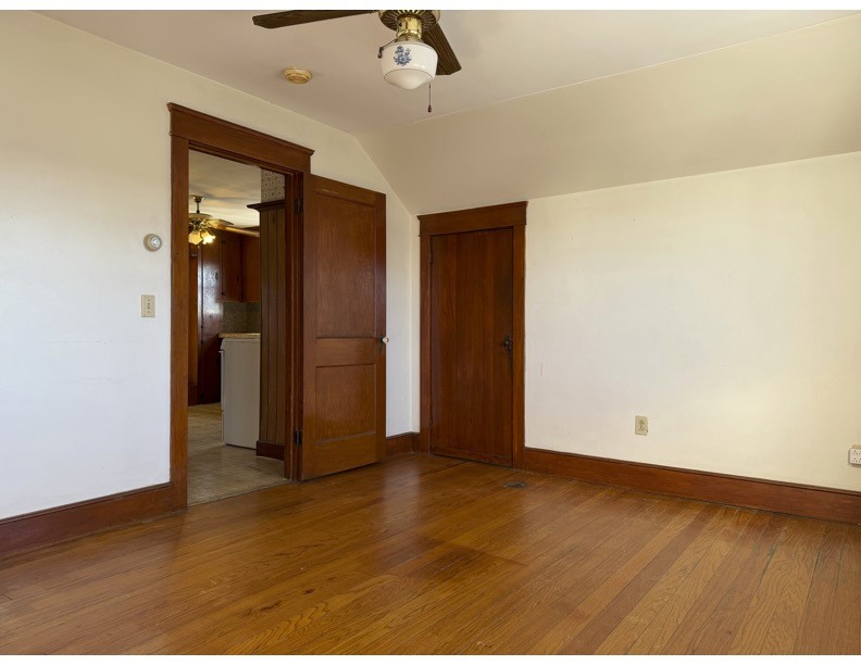 22 Magnolia Street Bristol, RI 02809 - Photo 19 of 27 2nd Floor Living Room