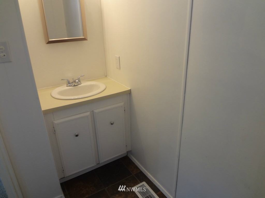 5673 Bethel Road Southeast, Unit 32 Port Orchard, WA 98367 - Photo 9 of 16 Gallery Image 9