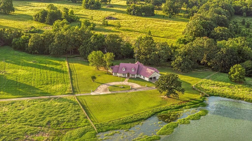 2290 County Road Honey Grove, TX 75446 - Photo 4 of 37 a view of a pool