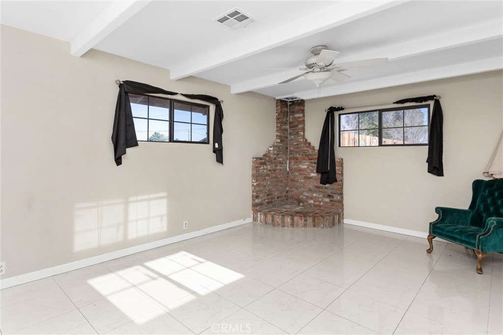 13447 Iroquois Road Apple Valley, CA 92308 - Photo 18 of 45 a view of livingroom with furniture