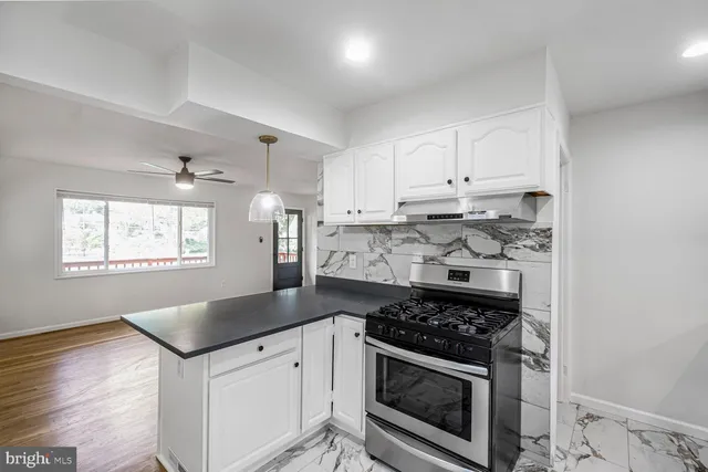 $3,500 | 3906 Ronson Drive, Alexandria, VA 22310