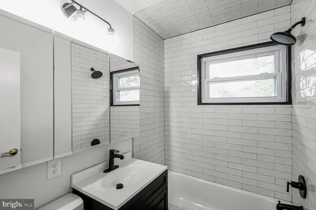 $3,500 | 3906 Ronson Drive, Alexandria, VA 22310