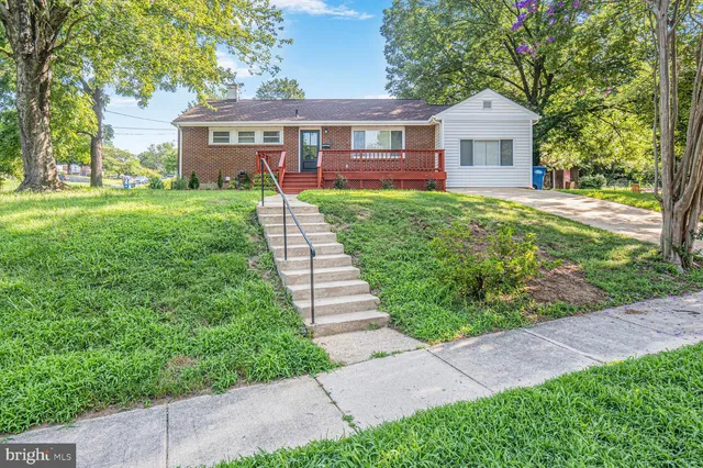 $3,500 | 3906 Ronson Drive, Alexandria, VA 22310