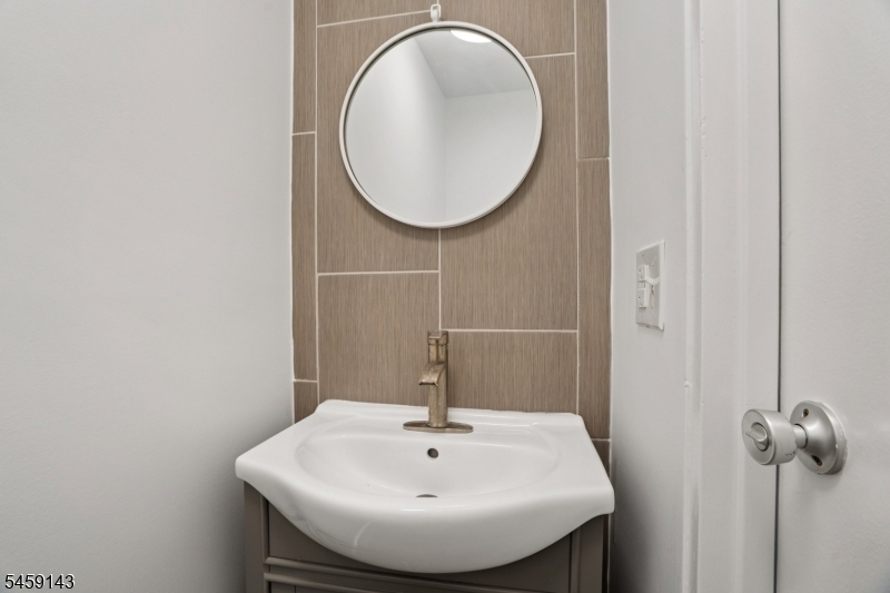 1111 River Road, Unit G10 Edgewater, NJ 07020 - Photo 9 of 17 Gallery Image 9