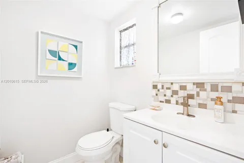 $115,000 | 9421 Sunrise Lakes Boulevard, Unit 208, Sunrise, FL 33322