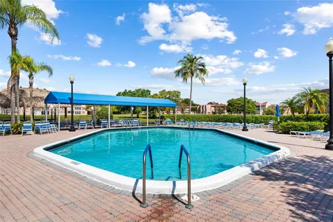 $115,000 | 9421 Sunrise Lakes Boulevard, Unit 208, Sunrise, FL 33322