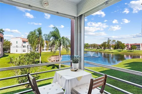 $115,000 | 9421 Sunrise Lakes Boulevard, Unit 208, Sunrise, FL 33322