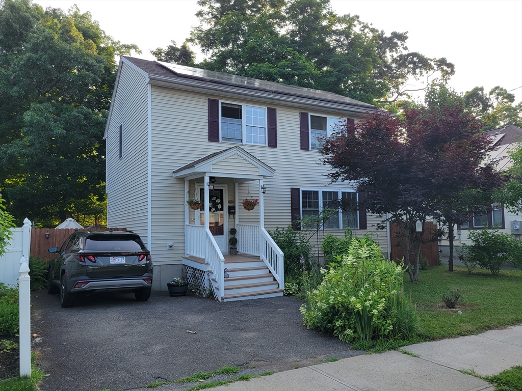 142 Jasper Street Springfield, MA 01109 - Photo 3 of 7
