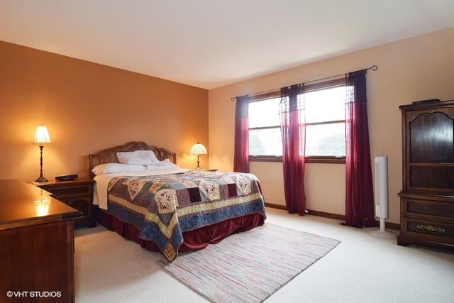 708 North Rohlwing Road Palatine, IL 60074 - Photo 9 of 15