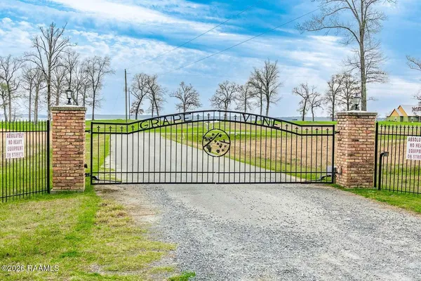 $400,000 | 175 Morgan Pl Pv Drive, Mansfield, LA 71052