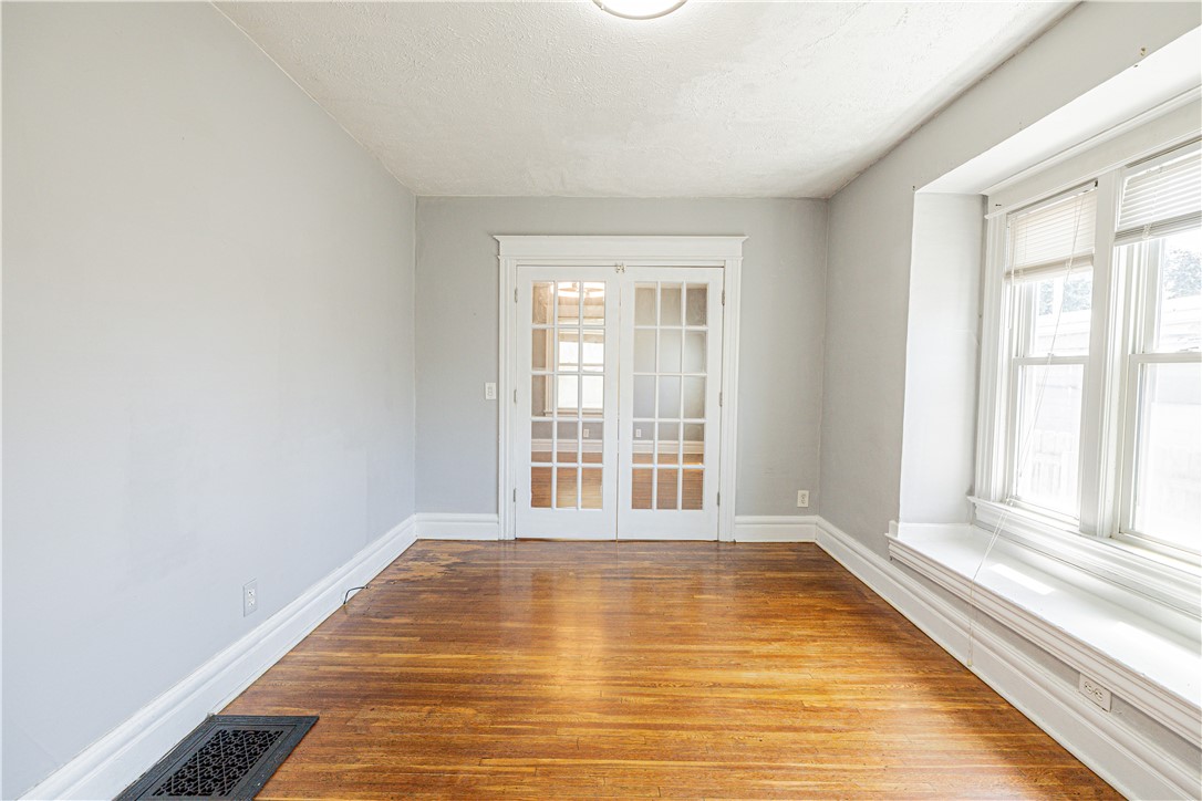 1915 South Avenue Rochester, NY 14620 - Photo 7 of 23