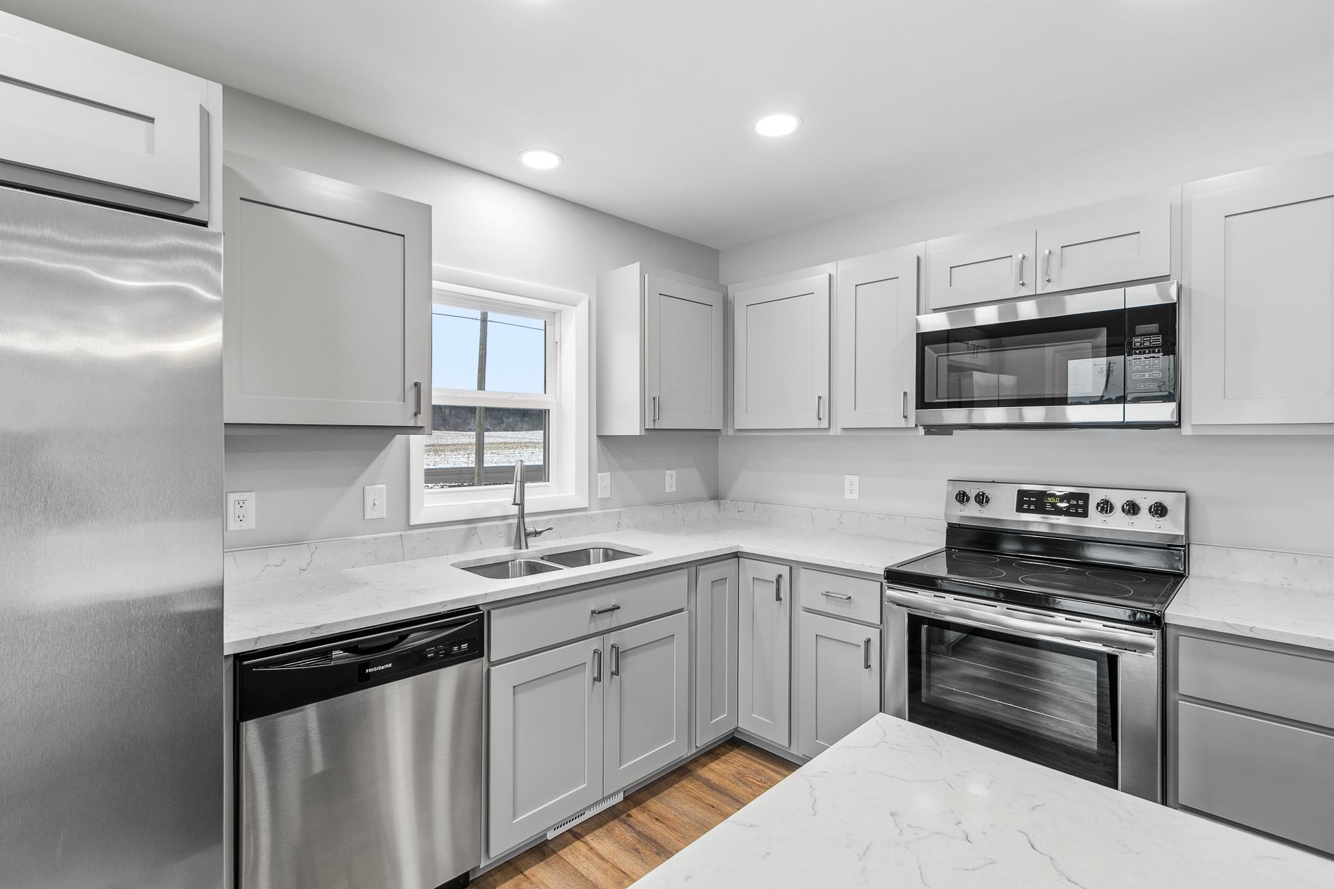 925 Roosevelt Street Baraboo, WI 53913 - Photo 12 of 38