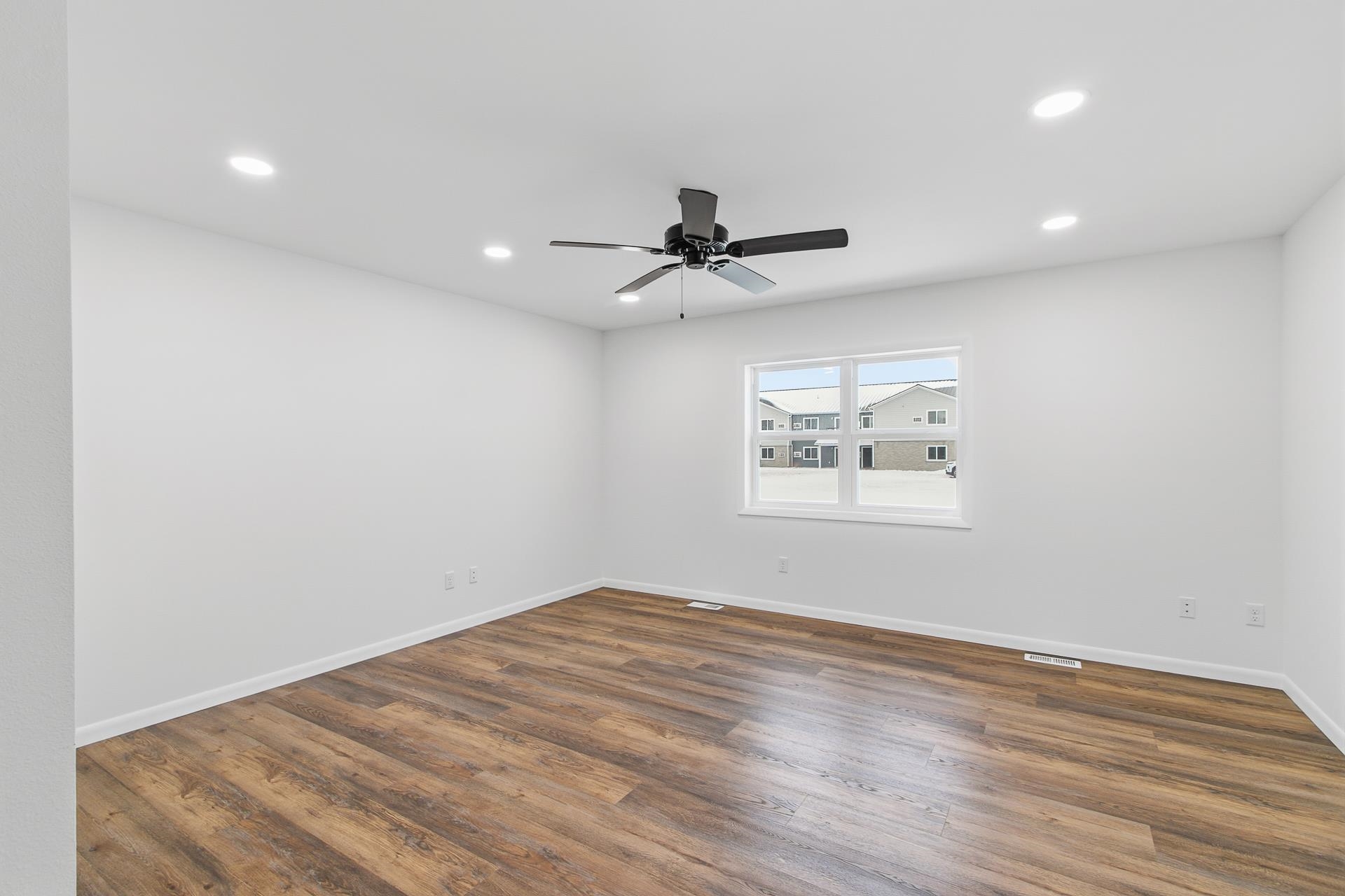 925 Roosevelt Street Baraboo, WI 53913 - Photo 16 of 38