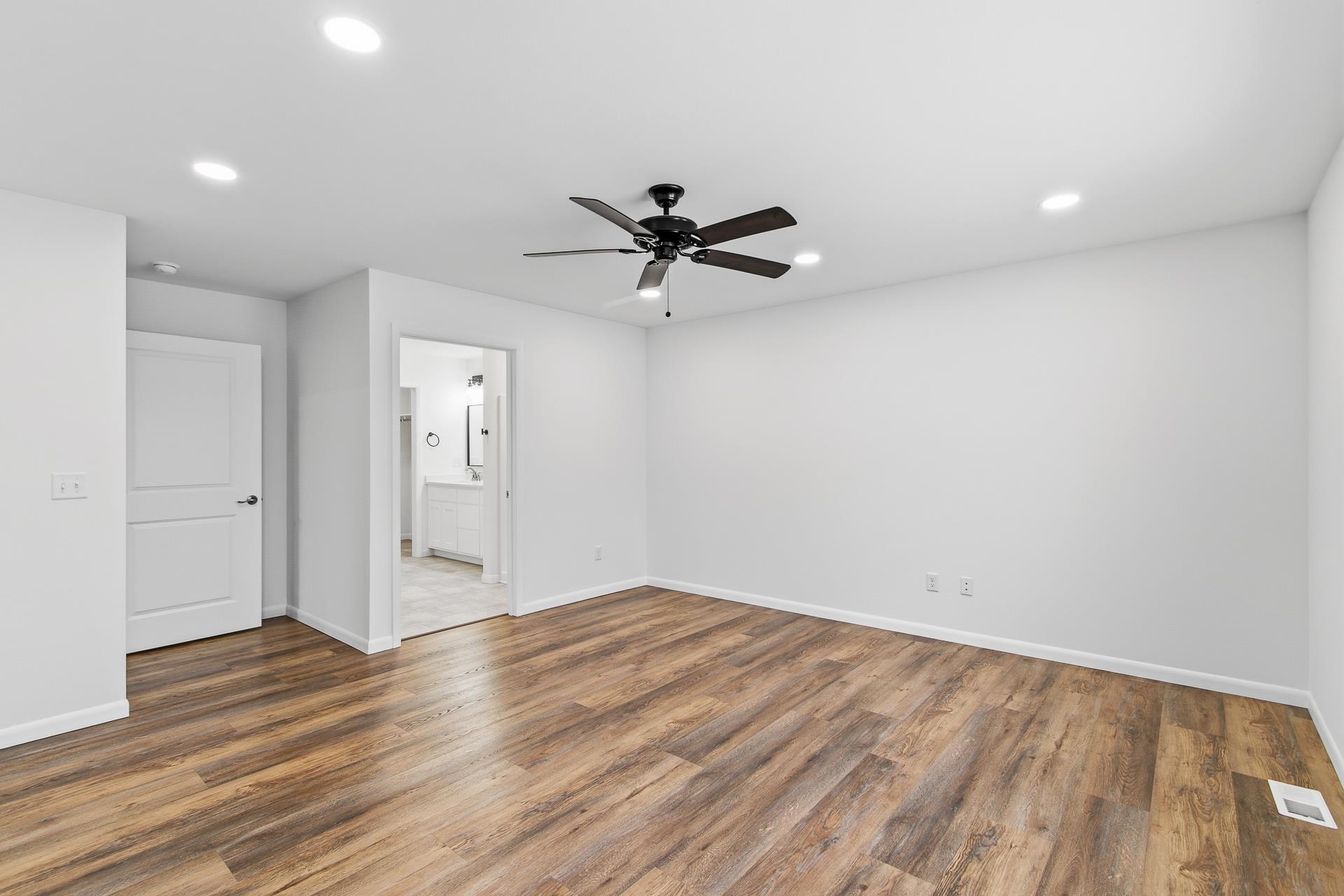 925 Roosevelt Street Baraboo, WI 53913 - Photo 17 of 38