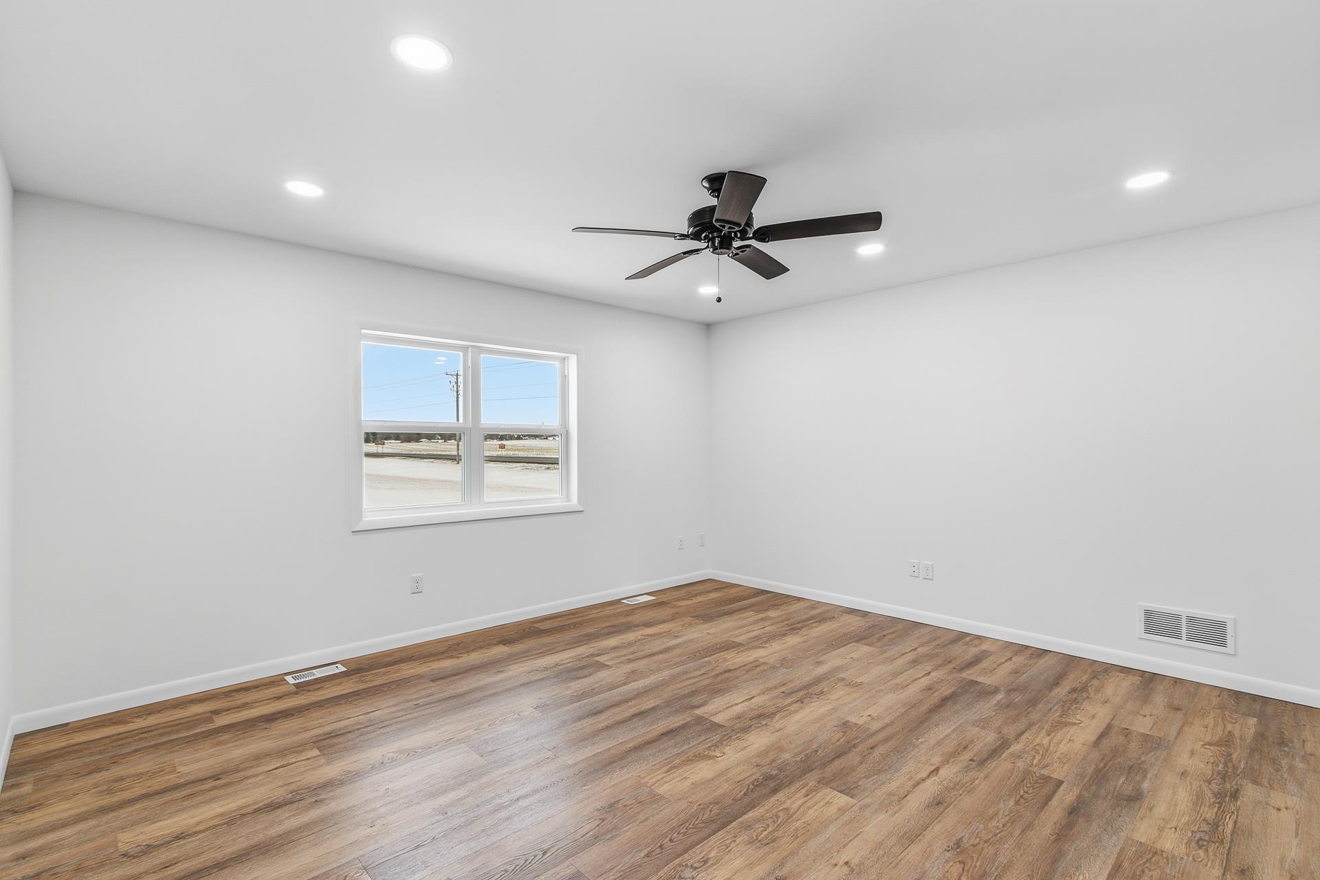 925 Roosevelt Street Baraboo, WI 53913 - Photo 18 of 38