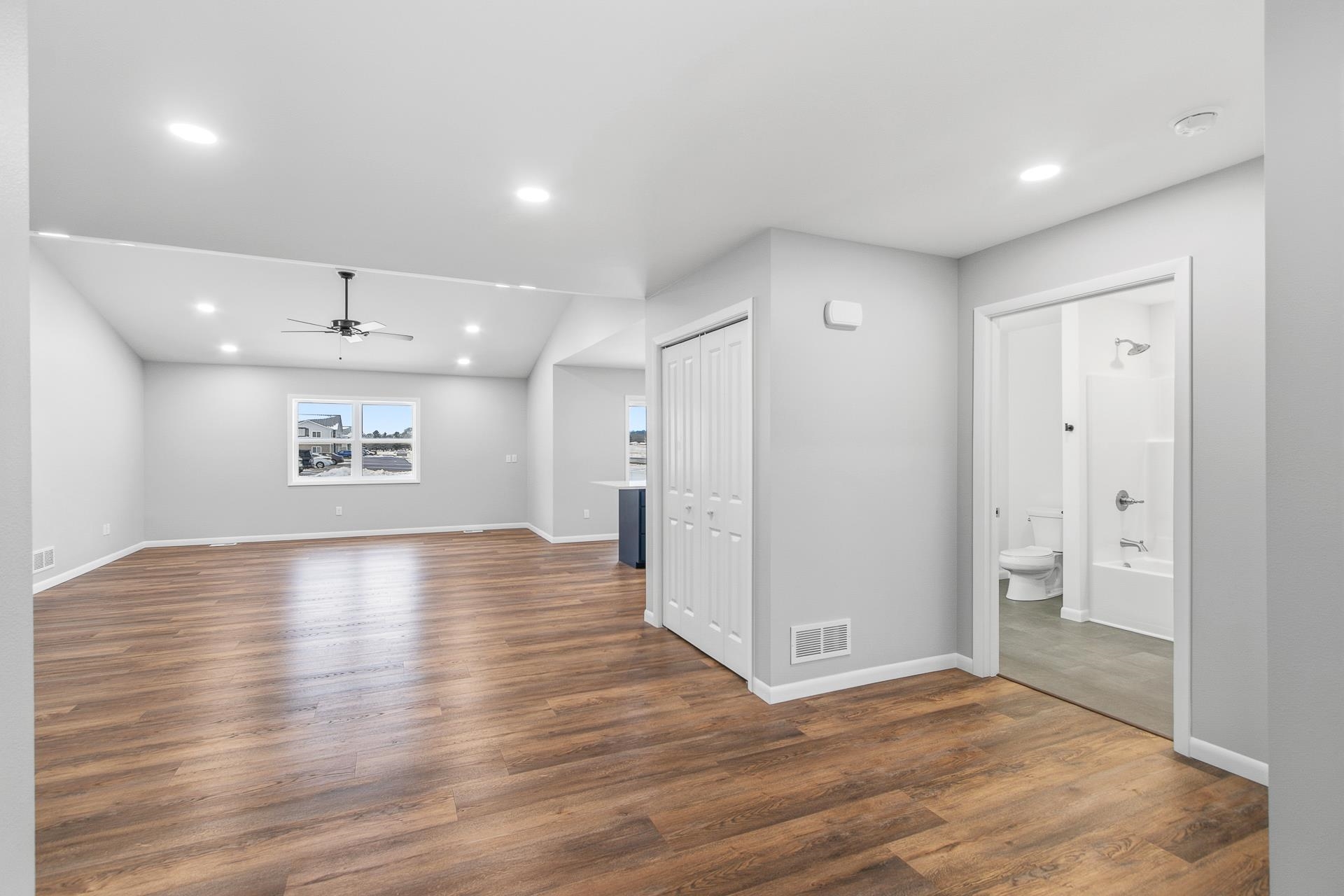 925 Roosevelt Street Baraboo, WI 53913 - Photo 2 of 38