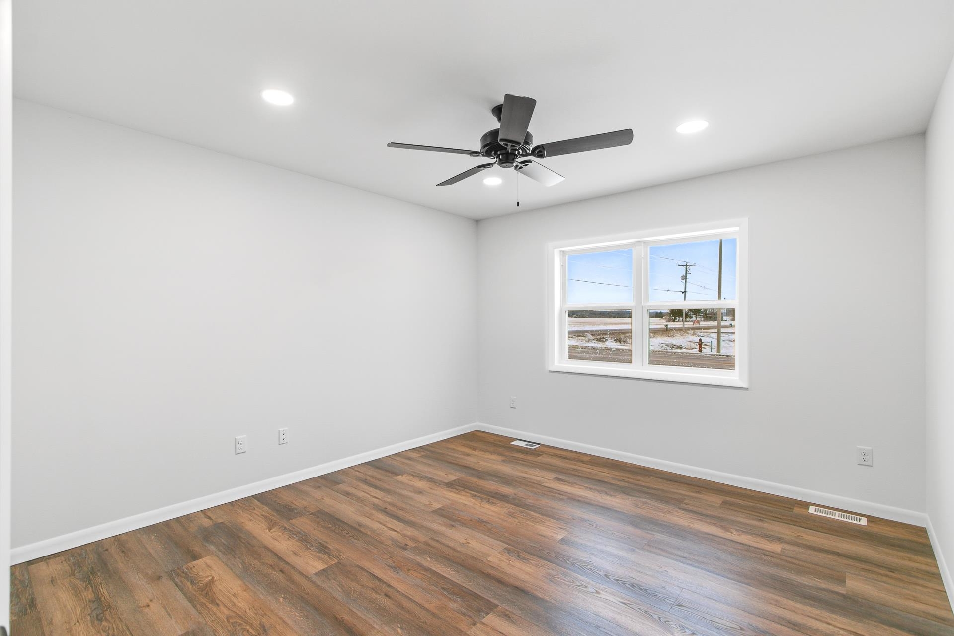 925 Roosevelt Street Baraboo, WI 53913 - Photo 22 of 38