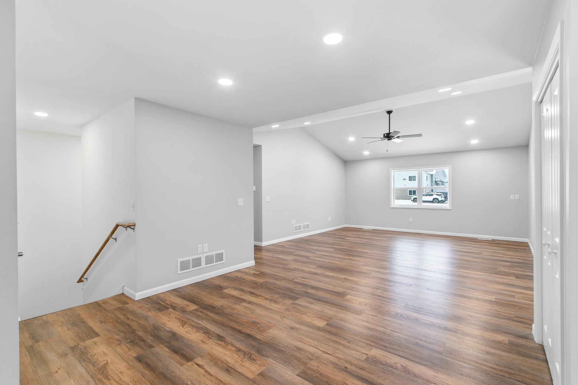 925 Roosevelt Street Baraboo, WI 53913 - Photo 3 of 38