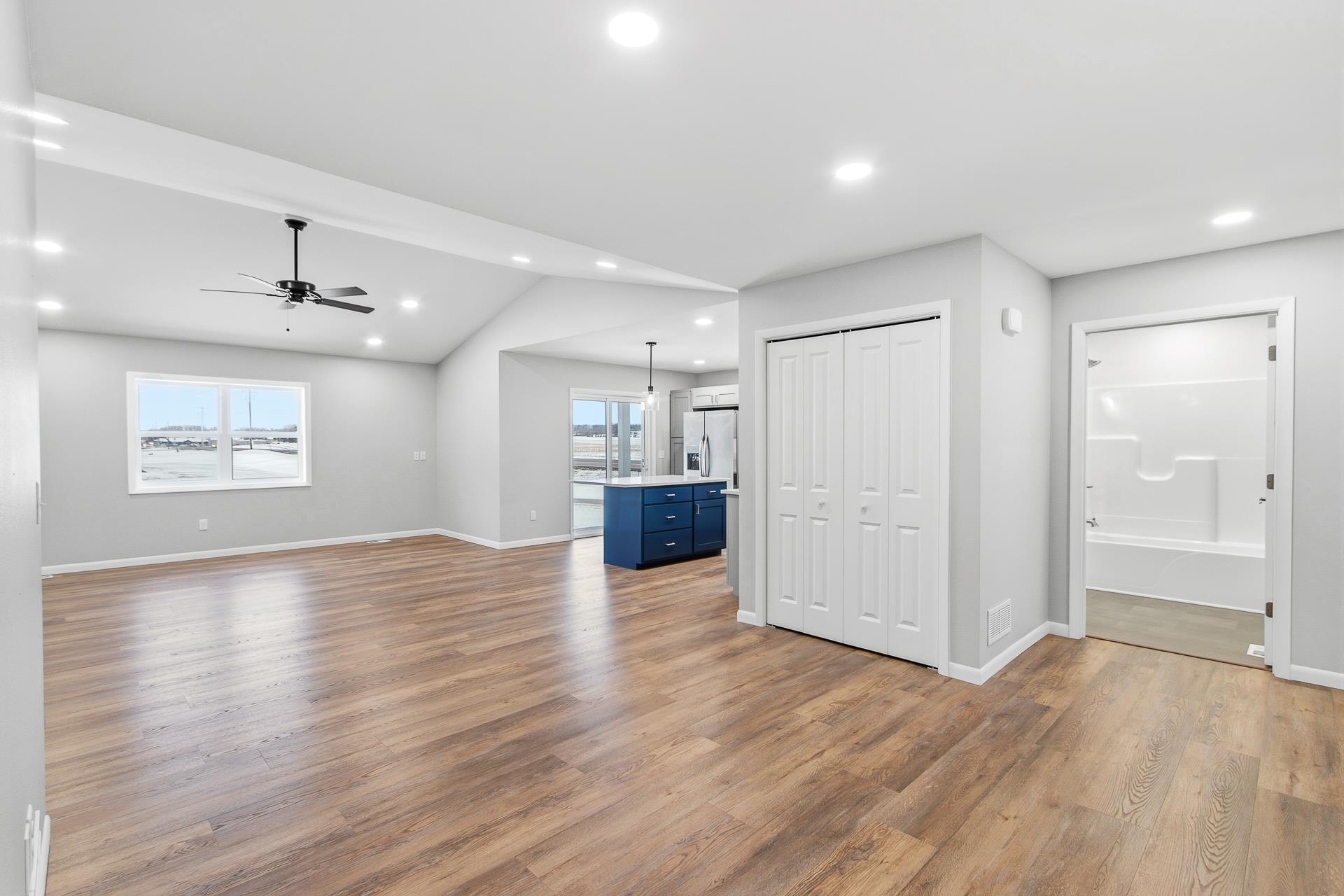 925 Roosevelt Street Baraboo, WI 53913 - Photo 5 of 38