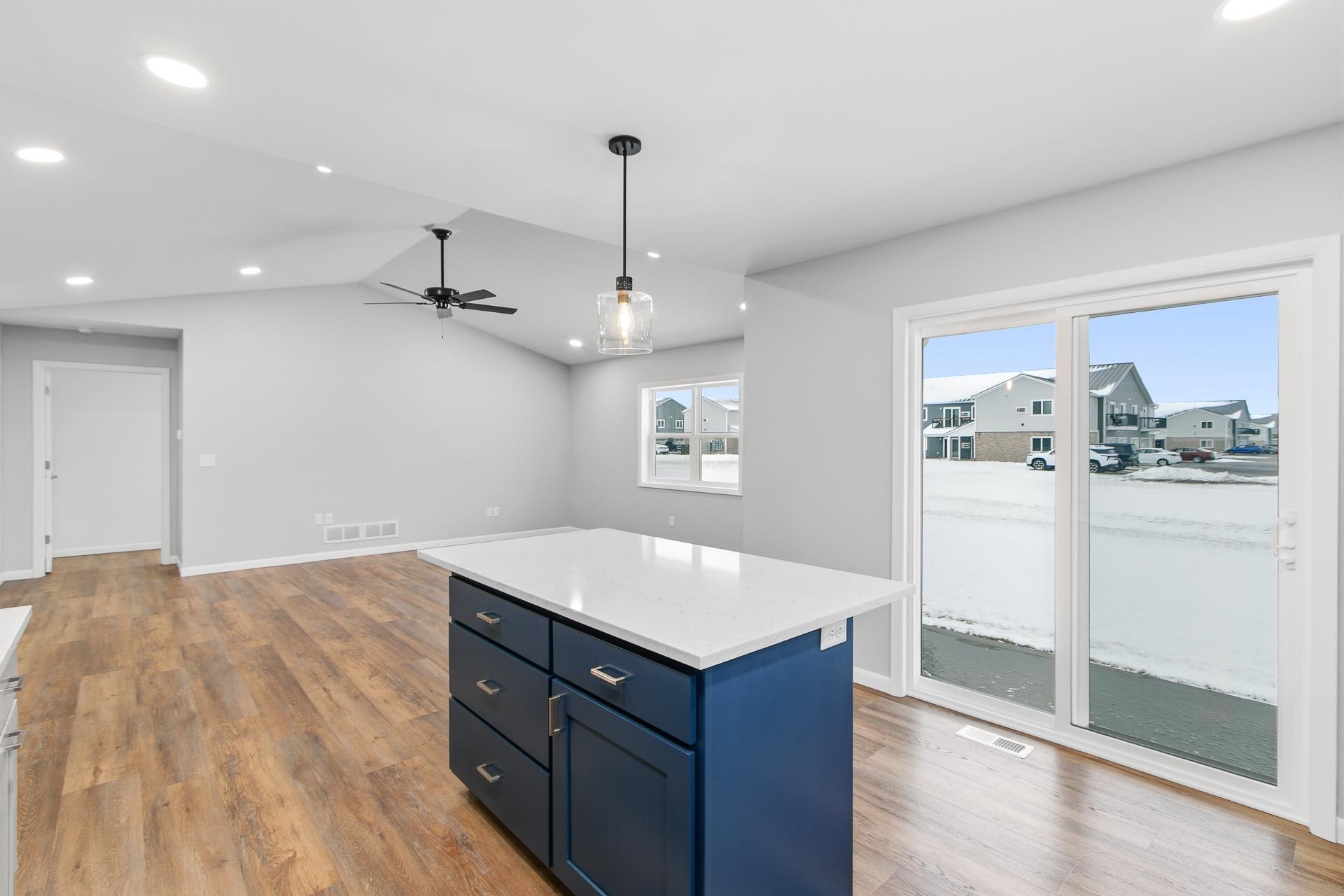 925 Roosevelt Street Baraboo, WI 53913 - Photo 10 of 38