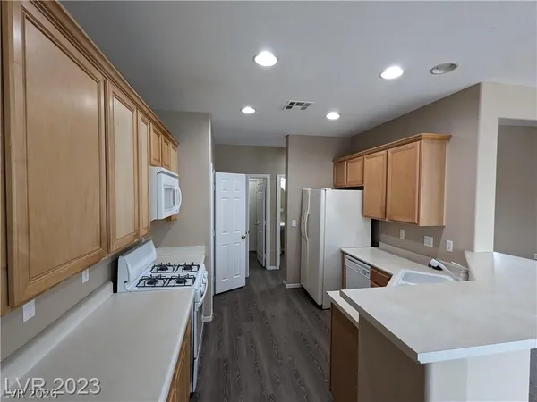 $2,000 | 6298 West Levi Avenue, Las Vegas, NV 89141