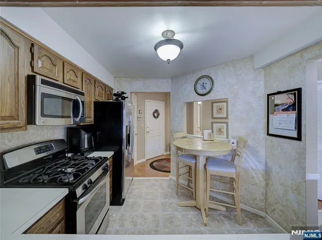 $362,500 | 101 Quartz Lane, Paterson, NJ 07501