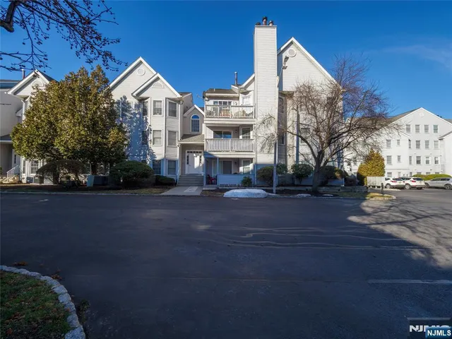 $362,500 | 101 Quartz Lane, Paterson, NJ 07501